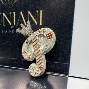 จี้เพชรทรงตัวอักษร P แบบชุบทองคำขาว S925 ประดับเพชร VVS ทรงเหลี่ยมเจียระไนอย่างสวยงาม พร้อมใบรับรอง IGI เหมาะสำหรับงานปาร์ตี้ สไตล์ฮิปฮอป - Product Image 2