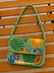Sac à bandoulière de luxe fait main, motif paradis tropical, perles, poisson océanique, feuille de Monstera, papaye, sac à rabat pour femme - Product Image 4