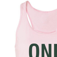 Débardeur dos nageur AKA 1908 Bella Canvas rose clair sans manches pour fitness et entraînement, tenue de sororité grecque
