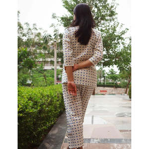 Conjunto de Pijama para Mujer Ele-funk, Ropa de Dormir Cómoda - Product Image 1