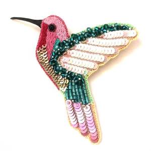 Broche de lujo con diamantes de imitación, accesorio elegante para atuendos a precio económico. - Product Image 2