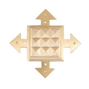 Flèche des quatre directions Vastu avec Swastika Vastu en laiton pour la correction Vastu - Product Image 3