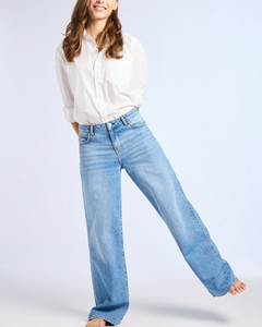 Jean décontracté pour femme, taille mi-haute, coupe large, bleu clair, en denim respirant et confortable - Product Image 2