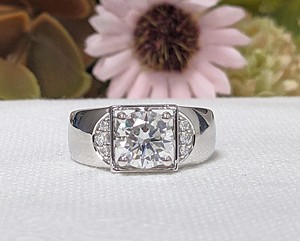 Lurba Jewels Factory - Anillo de compromiso y boda de oro macizo de 14K para hombre, con moissanita de corte brillante, de lujo, certificado y engastado con puntas, venta al por mayor - Product Image 2
