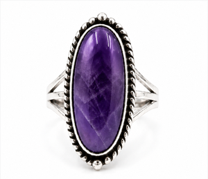 Anillo de Plata con Amatista Natural Ovalada |   Anillo de Plata de Ley 925 con Gema Morada |   Anillo artesanal de diseño distintivo |   Joyería Boho Vintage - Product Image 3