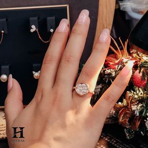 Anillo de compromiso de lujo con diamantes marquise en racimo redondo, oro rosa de 14K y 18K con incrustaciones de mosaico, anillos de boda para mujer, joyería fina. - Product Image 3