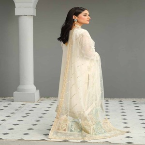 Soldes Exceptionnelles : Robes Indiennes de Luxe Brodéées pour Soirées, Vêtements Wijdan en Gros, Anarkalis Confortables en Chiffon Personnalisables pour Femmes - Product Image 3