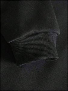 Sudadera con capucha y cordón ajustable para hombre, con estampado gráfico de letras y bloques de color - Product Image 4