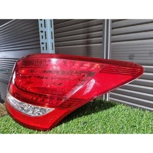 Feu arrière droit d'occasion Equus 924023N000 - Product Image 2