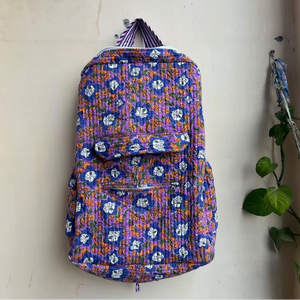 Sac à dos Bohème Pliable Léger Imprimé à la Main pour Femme - Sac Matelassé Élégant pour Plage et Extérieur avec Fermeture Éclair - Vente en Gros - Product Image 1