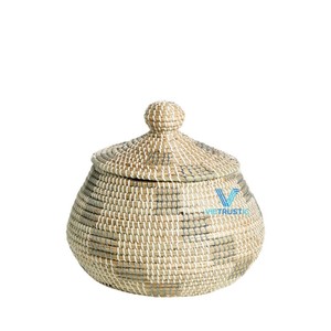 Panier de rangement tissé en jacinthe d'eau, fait main, très demandé pour le marché de détail et de gros - Product Image 1