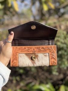 กระเป๋าคลัทช์หนังแกะสลักลายด้วยมือ กระเป๋าหนังวัวแท้ทันสมัยอเนกประสงค์ กระเป๋าคลัทช์หนังสไตล์ตะวันตกสำหรับผู้หญิง - Product Image 4