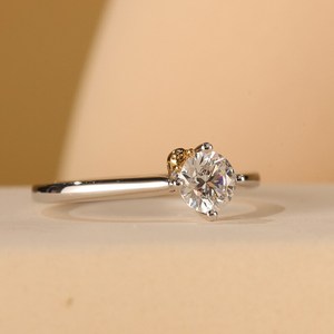 Anillo Solitario de Moissanita Redonda East West, Plata 925 Original, Regalo para Fiestas, Joyería Fina de Estilo Floral para Aniversarios, para Parejas - Product Image 2