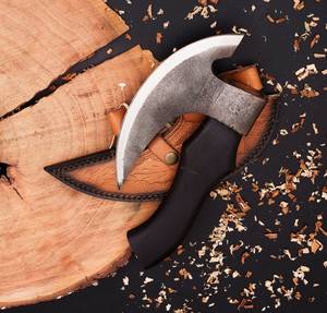 Hache à pizza viking forgée à la main, lame en acier à haute teneur en carbone, outil de cuisine avec manche en bois, cadeau personnalisé, garantie de 3 ans - Product Image 4