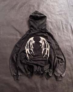 ผู้ผลิตเสื้อฮู้ดดี้พิมพ์ลายแบบ OEM ซักกรด น้ำหนัก 500 GSM ผ้าฟลีซหนานุ่มทรงโอเวอร์ไซส์ สไตล์สตรีทแวร์ ขายส่ง - Product Image 1