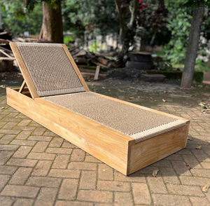 Elegante y Moderna Tumbona Luna con Acabado en Madera de Teca Natural, Sofisticada Tumbona Tejida con Diseño Ergonómico y Plegable - Product Image 4