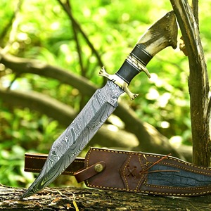 Couteau de chasse à lame fixe en acier Damas fait main, avec manche en corne de cerf, outil de survie en plein air - Product Image 6