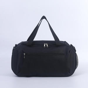 Sac de sport personnalisé avec logo, sac de voyage en cuir PU noir pour homme et femme avec poche étanche pour vêtements secs et mouillés - Product Image 1