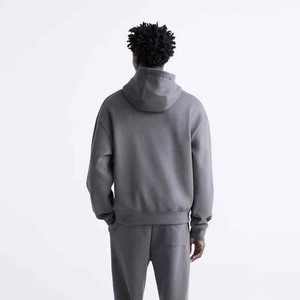 เสื้อฮู้ดดี้ผู้ชายแบบโอเวอร์ไซส์ผ้าฝ้ายฟลีซคุณภาพสูงสำหรับฤดูหนาว พิมพ์โลโก้ได้ตามต้องการ เหมาะสำหรับวิ่งและออกกำลังกาย - Product Image 3