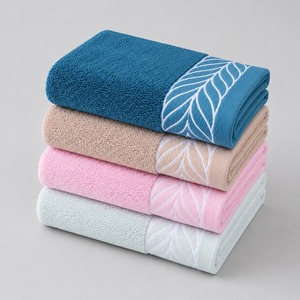 Serviette en tissu éponge de qualité supérieure, dotée d'une texture moelleuse et d'une surface absorbante pour un séchage confortable à la maison, au gymnase, au spa ou en voyage. - Product Image 6