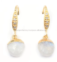 สีฟ้าและสีขาว