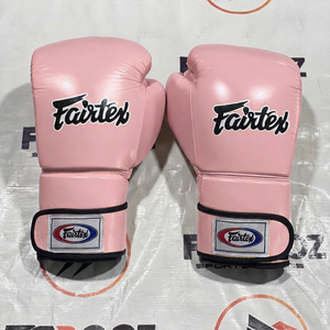 ถุงมือคิกบ็อกซิ่งสำหรับฝึกซ้อมและแข่งขัน Fairtex หนังวัวแท้ ปิดแบบตีนตุ๊กแก ผลิตตามสั่งเฉพาะบุคคล - Product Image 5