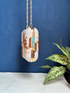 Pochette de soirée de luxe brodée, sac à main de créateur orné de perles dorées avec chaîne pour femme, idéal pour mariage et cocktail - Product Image 6