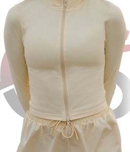 Veste de sport et yoga légère pour femme en nylon et élasthanne, zippée, respirante, coupe ajustée, design court, personnalisable avec logo, unie et vierge - Product Image 6