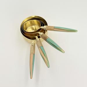 Tasses à mesurer en acier inoxydable avec poignée en résine au design élégant, parfaites pour la cuisine et la pâtisserie, ensemble de 4 pièces - Product Image 2