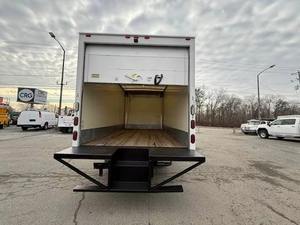 High Torque 6x4 Diesel Tractor Truck Head Prime Mover Heavy Duty <b>Vehicle</b> For Steep Grade Road Freight and Logistics - Product Image 4