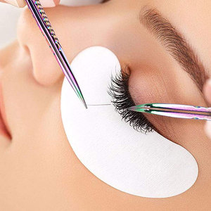 Pince à cils personnalisée avec logo, motif antidérapant, en acier inoxydable, pointe en fibre, pour extensions de cils volume, qualité professionnelle pour salon - Product Image 5