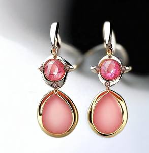 ต่างหูห้อยประดับเพชรสองเม็ด ดีไซน์หรูหรา เงินแท้ 925 ชุบทอง 18K เหมาะสำหรับงานปาร์ตี้ งานแต่งงาน ต่างหูแฟชั่นสวยงาม ของขวัญเครื่องประดับชั้นดีสำหรับเธอ - Product Image 6