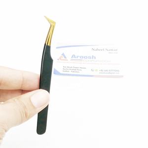 Pince à épiler en acier inoxydable en forme de L de haute qualité avec pointe pointue en or pour l'extension des cils durable et durable - Product Image 6