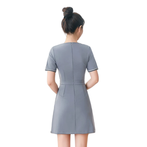 Robe de travail confortable pour femmes, idéale pour les salons de beauté, les spas, l'hôtellerie et la restauration - Product Image 4