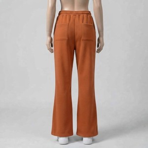 Pantalones de chándal acampanados de cintura alta con cordón para mujer, de forro polar, de pierna ancha, para descanso, yoga, fitness, con logo personalizado - Product Image 6