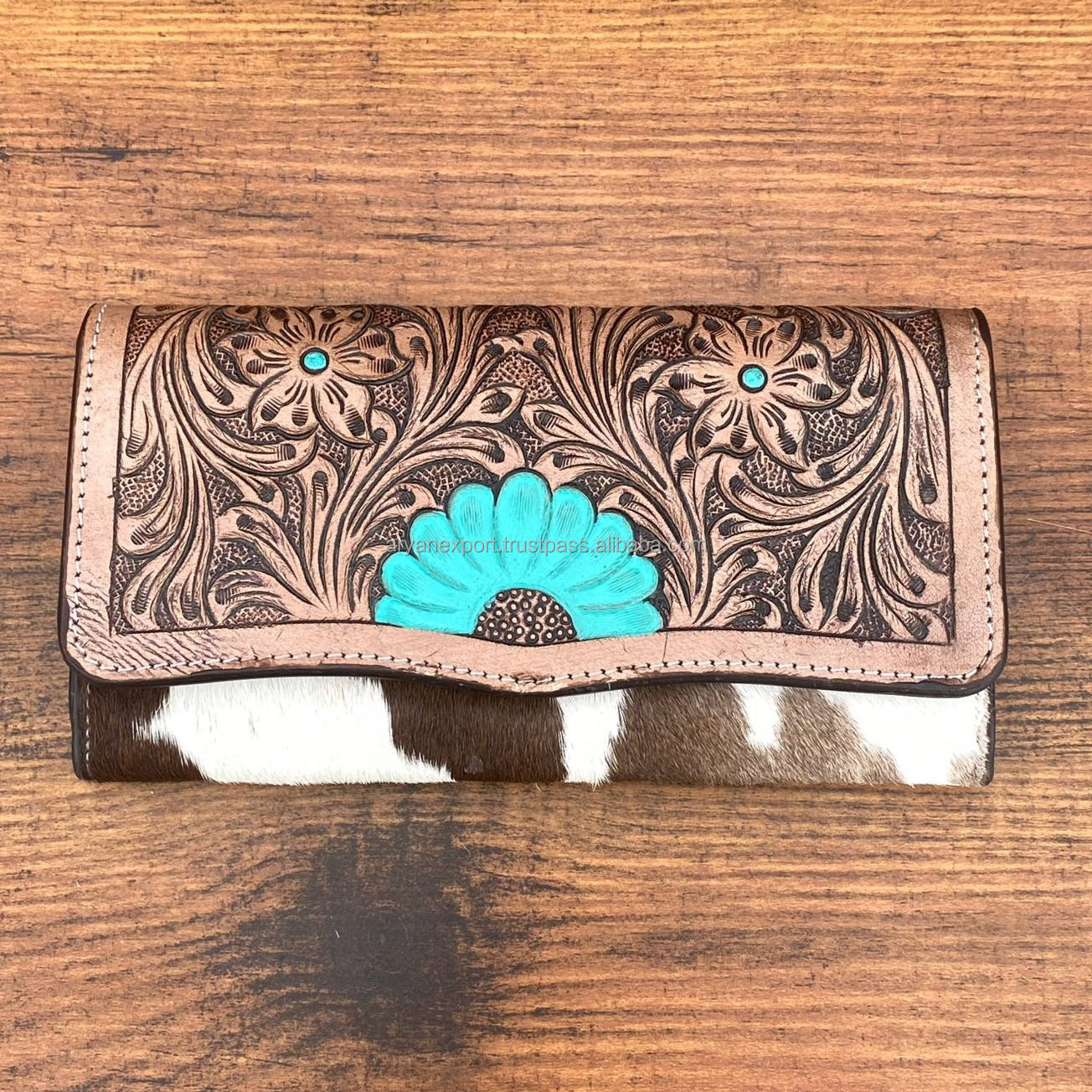 สีน้ำตาล