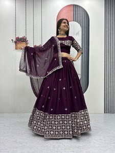 LAHENGA CHOLI DUPATTA de Faux Georgette con Bordado de Lentejuelas - Product Image 3