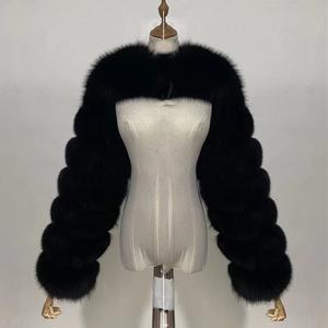 Nesta Sports 2022 – Poncho de luxe vintage en fausse fourrure de renard pour femme, coupe ajustée, court, à capuche, épais, à carreaux, manteau d'hiver écologique - Product Image 2