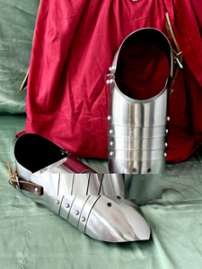 Armadura Medieval de Acero para Mujer con Correas de Cuero y Protectores de Pies Sabaton Pulidos, Disfraz Antiguo Moderno - Product Image 2