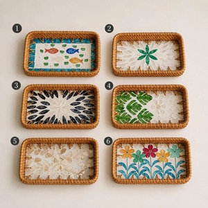 Ensemble de plateaux de service pour en-cas en rotin et nacre, faits à la main, avec incrustations de coquillages naturels, pour une dégustation luxueuse à la maison - Product Image 2