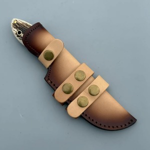 Couteau de chasse artisanal en acier Damas SAZ ENTERPRISES, manche en corne et résine, étui en cuir, longueur totale 7 pouces - Cadeau pour la fête des pères - Product Image 6