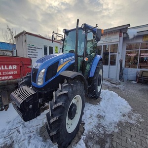 Potente tractor agrícola New Holland TD 110D, ideal para arar, transportar, cosechar y proyectos agrícolas generales. - Product Image 1