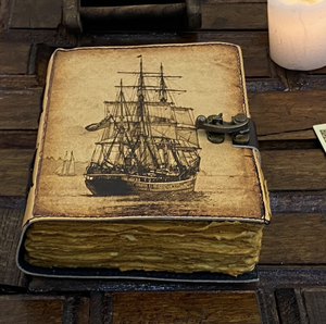 Journal en cuir nautique fait main - Carnet de voyage marin vintage imprimé UV avec fermoir métallique et papier de croquis - Product Image 6