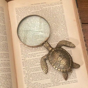 แว่นขยายทองเหลืองโบราณรูปเต่าแบบพกพาสำหรับอ่านหนังสือ ใช้ในสำนักงาน และตกแต่งสะสม - Product Image 2