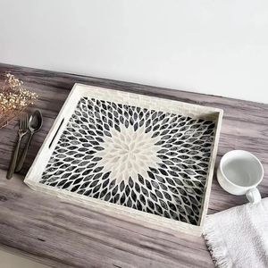 Plateau de service en nacre naturelle pour une présentation élégante des aliments, décoration de table et divertissement - Product Image 3