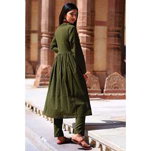Conjunto de Kurta Verde Transpirable Nadiya con Dupatta Crema, Estilo Simple, Cintura Imperio, Talla XS, para Ocasiones Diarias - Product Image 1