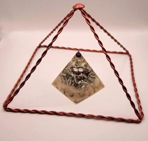 Pirámide de Cobre Puro de 4 Pulgadas para Sanación Espiritual, Generador de Energía para Salas de Meditación, Decoración del Hogar y Equilibrio Vastu - Product Image 3