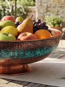 Frutero de Cobre Martillado con Patina Teal y Detalles en Turquesa Verdigris, Centro de Mesa Decorativo Metálico con Base para Cocina - Product Image 6