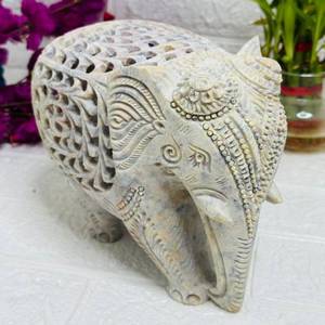 Figurine d'éléphant sculptée à la main en pierre savonneuse naturelle, style antique, pour la décoration intérieure et les cadeaux - Product Image 1
