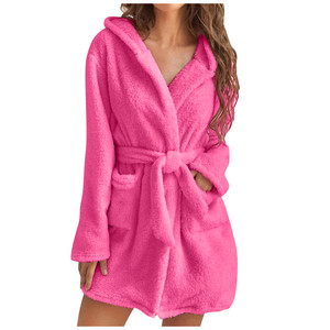 Albornoz de poliéster al por mayor de fábrica, batas cálidas de invierno, camisones gruesos, toallas de baño, albornoz de forro polar con capucha para mujer - Product Image 1